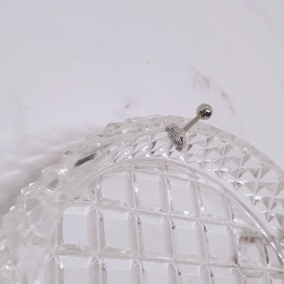 1PC (Clear Silver)On Trend Marquise Crystal Helix Earring Cartilage Piercing - Picture 2 of 4